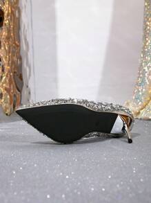Saltos Altos com Bico Fino e Elegantes, Luxuosos, para Mulheres, Enfeitados com Cristais, Modelo Slip-On, Adequados para Noiva, Dama de Honra, Festa de Casamento e Eventos de Outono - Prata - Visão 3