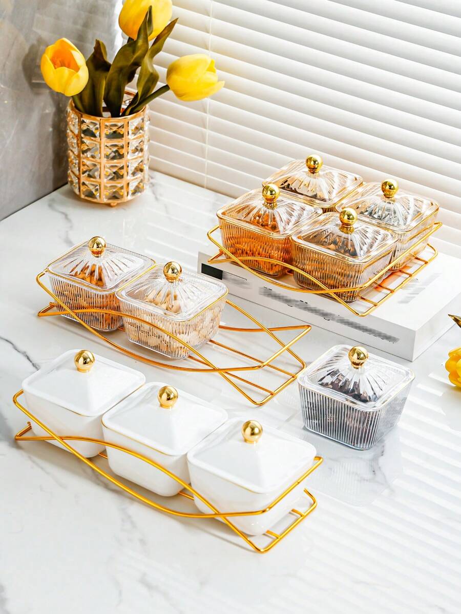 طقم واحد ، صحن للفاكهة/المقبلات مقسم بحافة ذهبية ، صينية لتقديم الحلوى/المقبلات باللون الزهري الفاتح، صحن فاكهة للمعيشة، برطمان بلاستيك للحلوى مع غطاء، صينية للمقبلات ، زخرفة منزلية للطاولة