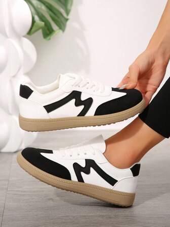 2024 年新款平底复古大码休闲运动拼布白色女式运动鞋