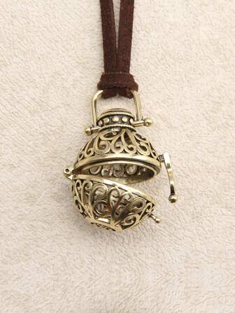 鏤空球吊墜項鏈