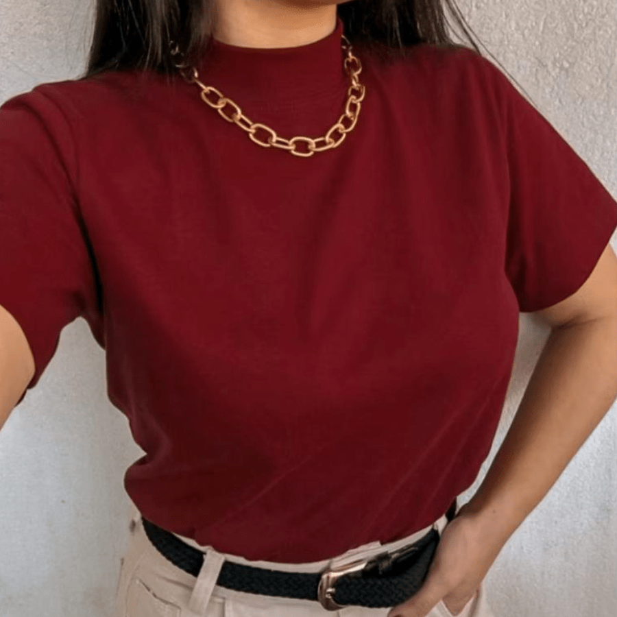 Blusa T-shirt manga curta gola alta