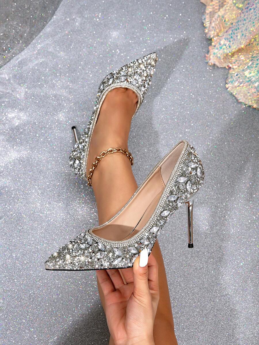 Saltos Altos com Bico Fino e Elegantes, Luxuosos, para Mulheres, Enfeitados com Cristais, Modelo Slip-On, Adequados para Noiva, Dama de Honra, Festa de Casamento e Eventos de Outono - Prata - Visão 1