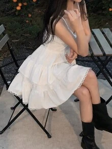 2025 春季无袖花卉蕾丝边蛋糕裙连衣裙，女装时尚