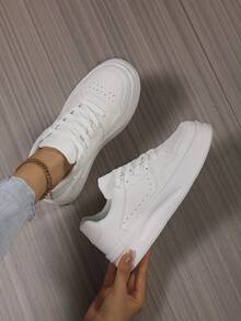 时尚厚底白色女式运动鞋，2024 年新款，休闲、百搭、轻便、舒适 - 查看 2