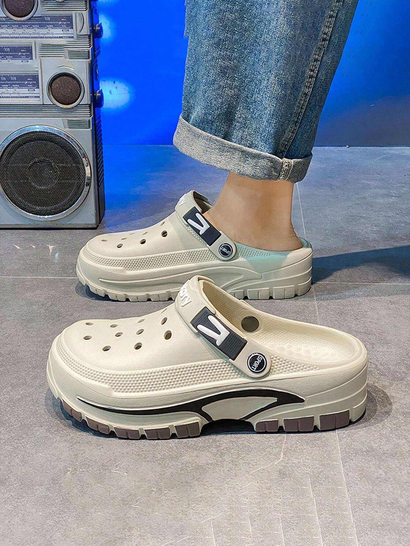 Men's HollowedOut Summer Sandals, Korean Style Breathable AntiSkid