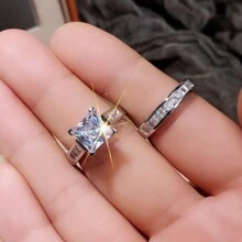 1 件优雅情侣戒指套装，不锈钢女士订婚/结婚戒指，配男士戒指，珠宝礼物 - 銀色滿鑽情侶戒指 - 查看 4