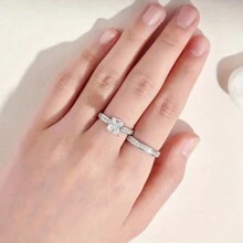 1 件优雅情侣戒指套装，不锈钢女士订婚/结婚戒指，配男士戒指，珠宝礼物 - 銀色滿鑽情侶戒指 - 查看 8