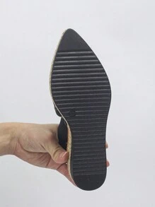 2025 New Autumn Europe And America Thick Sole Pointed Toe Hollow Sandals Women, Criss-Cross Elastic Strap Closed Toe Platform High Heels