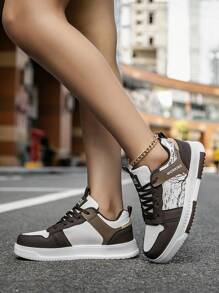 Chaussures de randonnée de mode pour femmes avec blocs de couleurs, Baskets de skate casual à lacets devant avec graphique de lettre et de branche - blanc marron - Voir 8