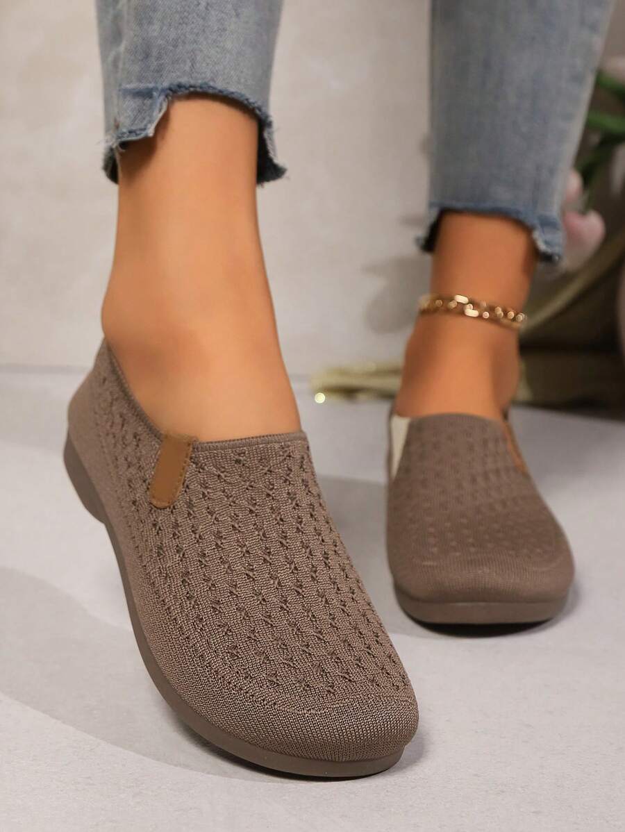 New Lightweight Casual Slip-On Women Shoes Breathable Fabric Loafers, Soft Sole, Suitable For Eldery, Spring & Autumn