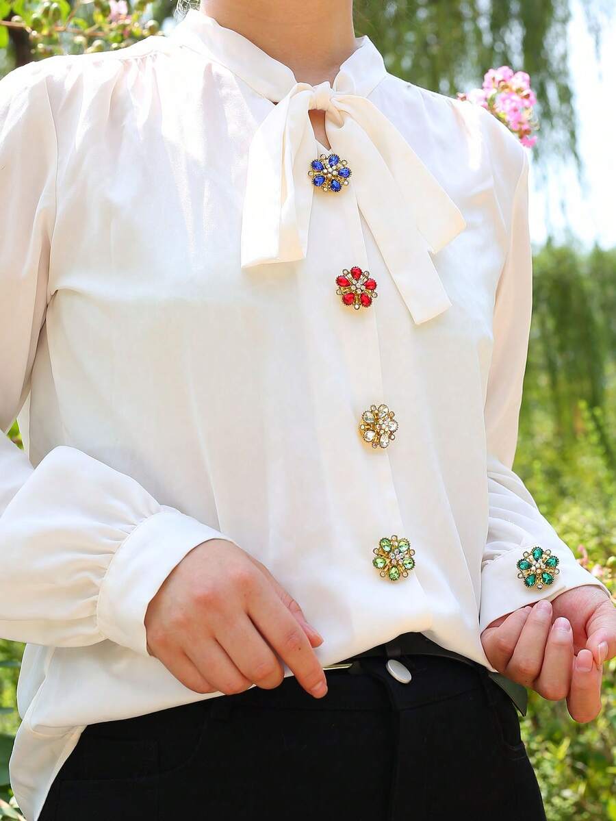 2pcs  Vintage Rhinestone Cufflinks Covers Women  Elegant Shirt Sleeve Buttons Clips Crystal Floral Shirt Studs Set  Fashion Accessory DIY Button Copper Covers  Ladies Clothing Accessories Button Decoration Holiday Gift