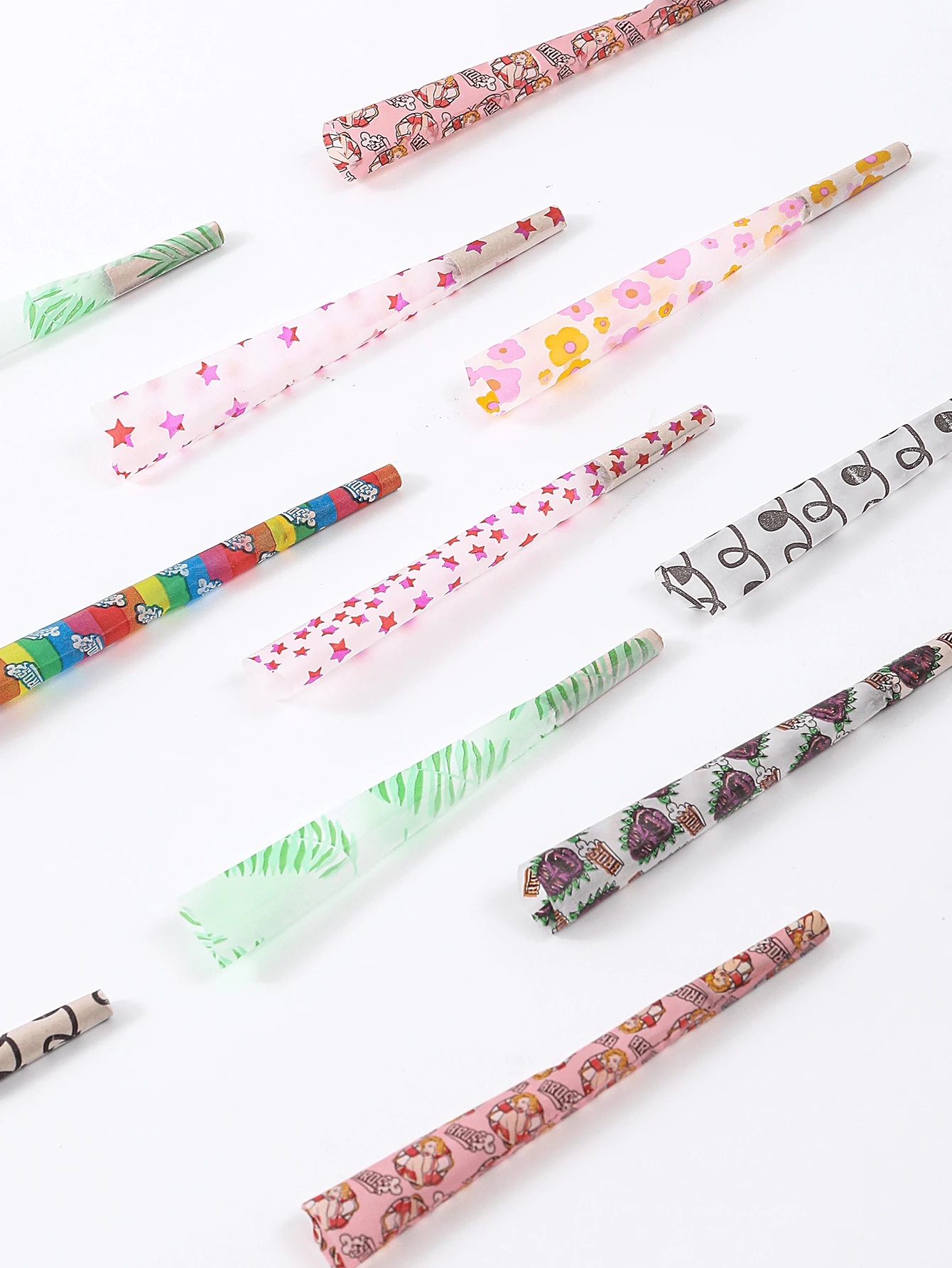 50 件/罐带尖头的图案印花草本预卷锥体、喇叭型草卷纸和无害天然材料高品质吸烟配件，是吸烟者的绝佳礼物，烟草店物品。 - 彩色 - 查看 1