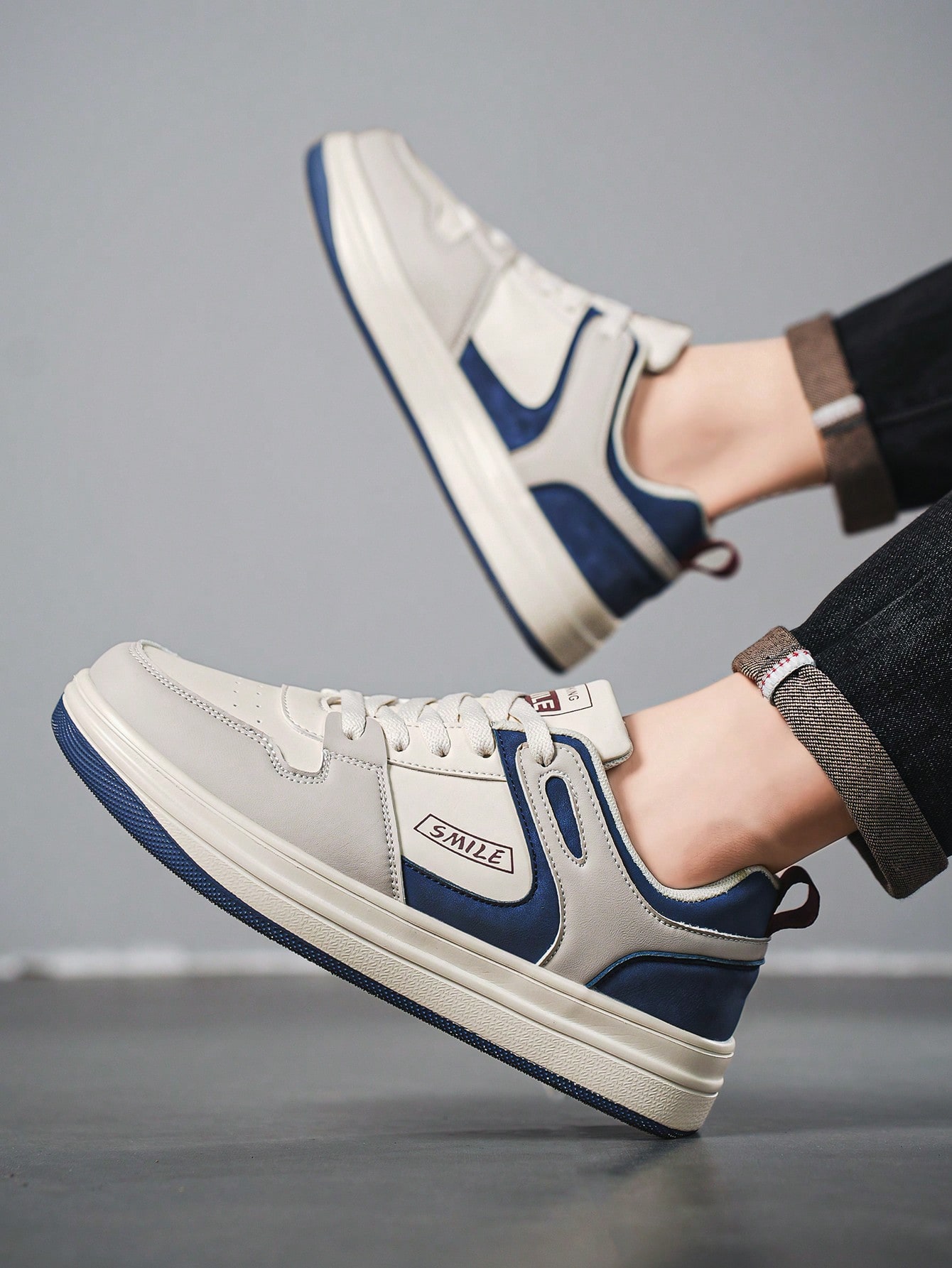 أحذية رياضية كاجوال للرجال بتصميم ألوان مجزأة وأرب...