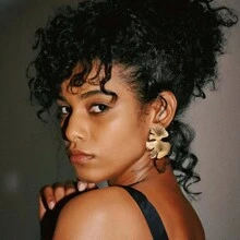 Yanxyad 9 Paar Legierung 14K vergoldete elegante Vintage-Stil Ohrringe für Frauen, geeignet für den Urlaub