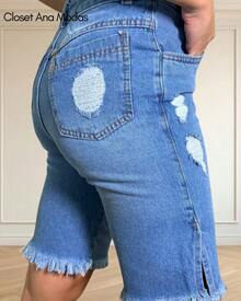 Women's Ripped Denim Shorts With Side Cut Detail - 中等水洗藍 - 查看 2