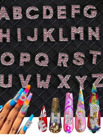 26 pezzi Adesivi per chiodi con lettere, charm in lega e strass, lettere maiuscole 3D, charm per chiodi con lettere dell'alfabeto inglese, decorazioni per unghie per donne e ragazze, accessori per unghie, forniture per salone di bellezza, gemme per unghie