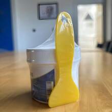 Wall Repair Patch Paste, 100g Per Piece Including A Scraper. Two Styles Are Randomly Dispatched To Fix Cracks, Moisture, And Mildew On Wall Surface