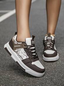 Chaussures de randonnée de mode pour femmes avec blocs de couleurs, Baskets de skate casual à lacets devant avec graphique de lettre et de branche - blanc marron - Voir 5