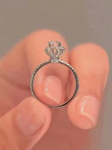 1 pieza Anillo de diseño de cruz cruzada floral de lujo chapado en oro blanco de plata de ley 925, con diamantes completamente pavimentados, estilo princesa, banda de boda, diseño de caja aleatorio