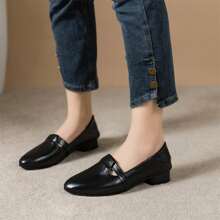 Women's Pointed Toe Slip-On Classic Flat Leather Loafers, Black - Black - View 8