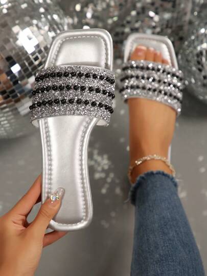 New Plus Size Luxury Anti-Slip Square Toe Rhinestone & Pearl Embellished Fashion Versatile Beach Vacation Casual Silver Women Sandals Valentines