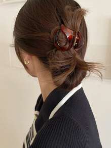 4pcs/1pc Women Asymmetrical Glossy Jelly Color Black, Beige, Brown, Amber 5.5cm/2.17" Light Plastic Hair Clips, Elegant, Minimalist Solid Color Hair Accessories, Suitable For Daily, Casual, Party, Commute, Holiday, Hairstyling, Makeup, Outfit Matching Hair Claws Claw Clips Hair Jaw Clip Hair Clamps Hair Clutch Hair Catcher Clip, School Stuff, College Fall Winter For Vacation Outfits Woman