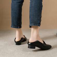 Women's Pointed Toe Slip-On Classic Flat Leather Loafers, Black - Black - View 5