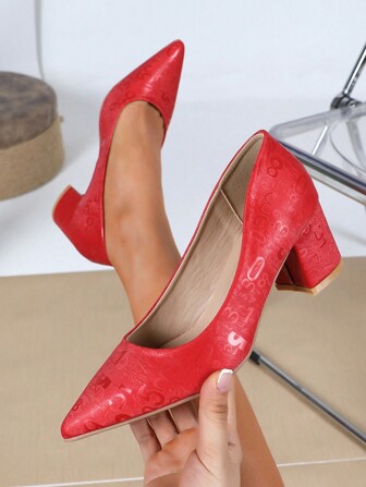 尖头软底一脚蹬休闲鞋，设计独特，适合所有季节