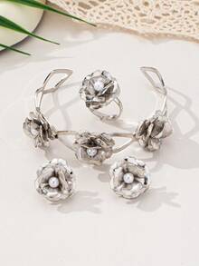 1套2024新款珍珠花耳环戒指和手链女士轻奢冷酷风格精致百搭 - 花朵元素首飾套裝 - 查看 5