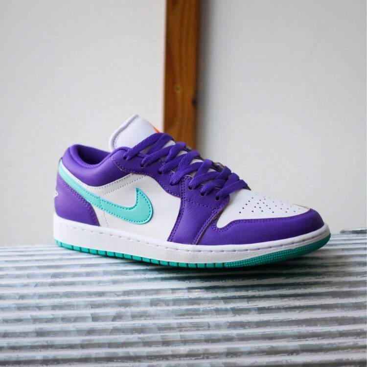 Nike Air Jordan 1 Low SE Psychic Purple Hornets HJ9013-550