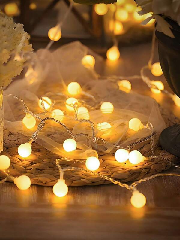 1pc Warm White LED Lighted Globe String Lights, Battery Operated For Bedroom, Classroom, Outdoor, Patio, Garden, Christmas Party, Wedding Decor, Frosted Fairy Lights, Camping Atmosphere Lights