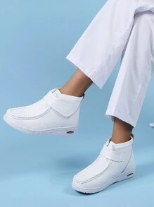 Botas blancas para mujer, zapatos de enfermería de hospital con cojín de aire, botas con forro térmico, suela blanda con cierre de gancho y bucle, zapatos confeccionados con costuras, zapatillas blancas versátiles con suela elástica, antideslizante, amortiguación de impactos y antiestática, aptas para interiores y exteriores - Blanco - Ver 4