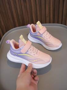 新款时尚女童软底防滑轻便运动鞋，儿童超柔软透气休闲跑步鞋，网布材质，百搭舒适，采用高端3D打印元素，EVA超轻鞋底，适合日常通勤、学生、跑步等场合。 - 粉色 - 查看 3