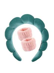 3入組時尚絲絨海綿頭箍和毛絨手腕帶，適用於洗臉、化妝、護膚、派對和外出。同時也可以配上手工編織的手環作為秋季配飾。