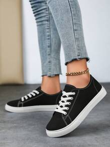 Zapatillas de lona casuales para hombres, zapatillas de deporte con cordones planos, zapatos de moda respirables de unicolor para ocio al aire libre en negro, amarillo, rojo, blanco, rojo naranja, negro y blanco, marrón, caqui, rosa - Blanco y Negro - Ver 4