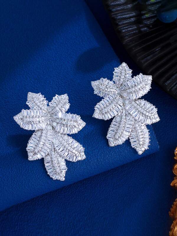 1 paire Boucles d'oreilles de mariage de luxe longues et larges en forme de feuille avec incrustation de cubic zirconia étincelante pour femmes, accessoires de bijoux épais pour déclaration