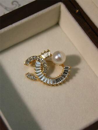 Yuan Shuo 1pc Premium Diamond Encrusted 3D Embellished Letter Brooch For Women, Daily Wear For Sweater/Coat