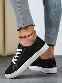 Zapatillas de lona casuales para hombres, zapatillas de deporte con cordones planos, zapatos de moda respirables de unicolor para ocio al aire libre en negro, amarillo, rojo, blanco, rojo naranja, negro y blanco, marrón, caqui, rosa - Blanco y Negro - Ver 2