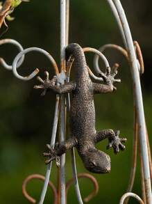 Whimsical Gecko Garden Statue - Resin Hanging Sculpture, Suitable For Outdoor Decor, Cartoon Animal Theme, For Ages 14+