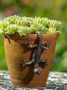 Whimsical Gecko Garden Statue - Resin Hanging Sculpture, Suitable For Outdoor Decor, Cartoon Animal Theme, For Ages 14+