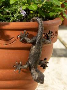 Whimsical Gecko Garden Statue - Resin Hanging Sculpture, Suitable For Outdoor Decor, Cartoon Animal Theme, For Ages 14+