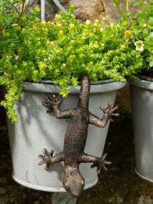 Whimsical Gecko Garden Statue - Resin Hanging Sculpture, Suitable For Outdoor Decor, Cartoon Animal Theme, For Ages 14+