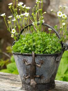 Whimsical Gecko Garden Statue - Resin Hanging Sculpture, Suitable For Outdoor Decor, Cartoon Animal Theme, For Ages 14+