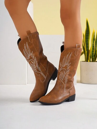 优雅女士时尚一体式刺绣西部靴，高跟刺绣西部靴，迷人刺绣牛仔靴，秋冬季一体式中筒平底女靴，白色、棕色和黑色可选，派对必备