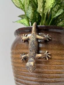 Whimsical Gecko Garden Statue - Resin Hanging Sculpture, Suitable For Outdoor Decor, Cartoon Animal Theme, For Ages 14+