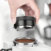 51/53/58mm Kaffee Verteiler, 51mm/53mm/58mm Kaffee Verteiler Tamper, 51mm/53mm/58mm Espresso Kaffee Ebner, Kaffee Verteiler 51mm/53mm/58mm, Kaffee Verteilungswerkzeug 51mm/53mm/58mm, professionelle Espresso Hand Tamper, Kaffee Ebner, professioneller Espresso Hand Kaffee Verteiler, Genieße Kaffee auf Reisen, zu Hause, Outdoor, beim Camping, im Büro, in der Küche, perfektes Geschenk zum Vatertag, Lehrertag, zur Hochzeit, zum Jahrestag, zu einem Gedenktag, zum Schulanfang - Schwarz - Übersicht 9