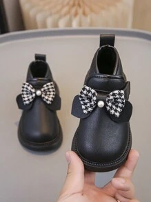 1 par de botas curtas pretas para meninas com decoração de laço e pérola, estilo acadêmico