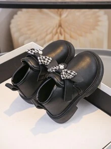1 par de botas curtas pretas para meninas com decoração de laço e pérola, estilo acadêmico