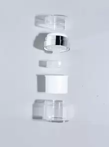 1 pièce Bouteille de crème visage sous vide de style pompe, portable, contenant de plastique blanc de 15 ml pour hydratant, convient pour les voyages, la maison, la chambre à coucher, la salle de bain, la décoration de la maison, les accessoires de voyage, les mariages, les fêtes, les anniversaires, les cadeaux pour les hommes, les mamans, les papas, les amis, le nouvel an, les accessoires, les cadeaux amusants