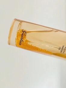 Guerlain 95%天然滋养面部精华油，30毫升。一款三效合一的多功能面部精华油，质地独特——轻盈如水，滋润如油，高效如精华。升级配方蕴含4种来自天然保护区的珍贵蜂蜜萃取物，瞬间吸收，肌肤修护力提升9倍，令肌肤焕发光彩，水润饱满。蜂产品是其关键成分。 - 30ml - New - 查看 7